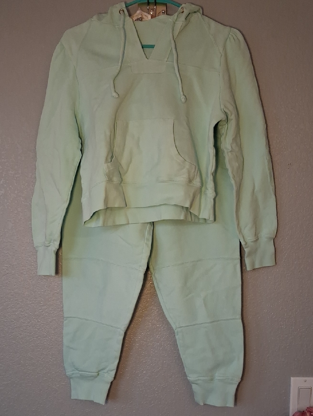 Women’s Light Sage Green Pullover Hoodie With Pants